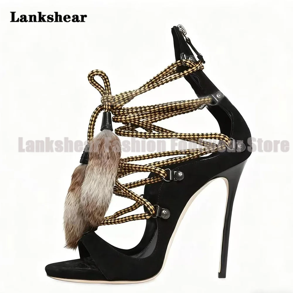 Сандалии-гладиаторы с плюшевыми шариками и перекрестной завязкой - Фотография_5