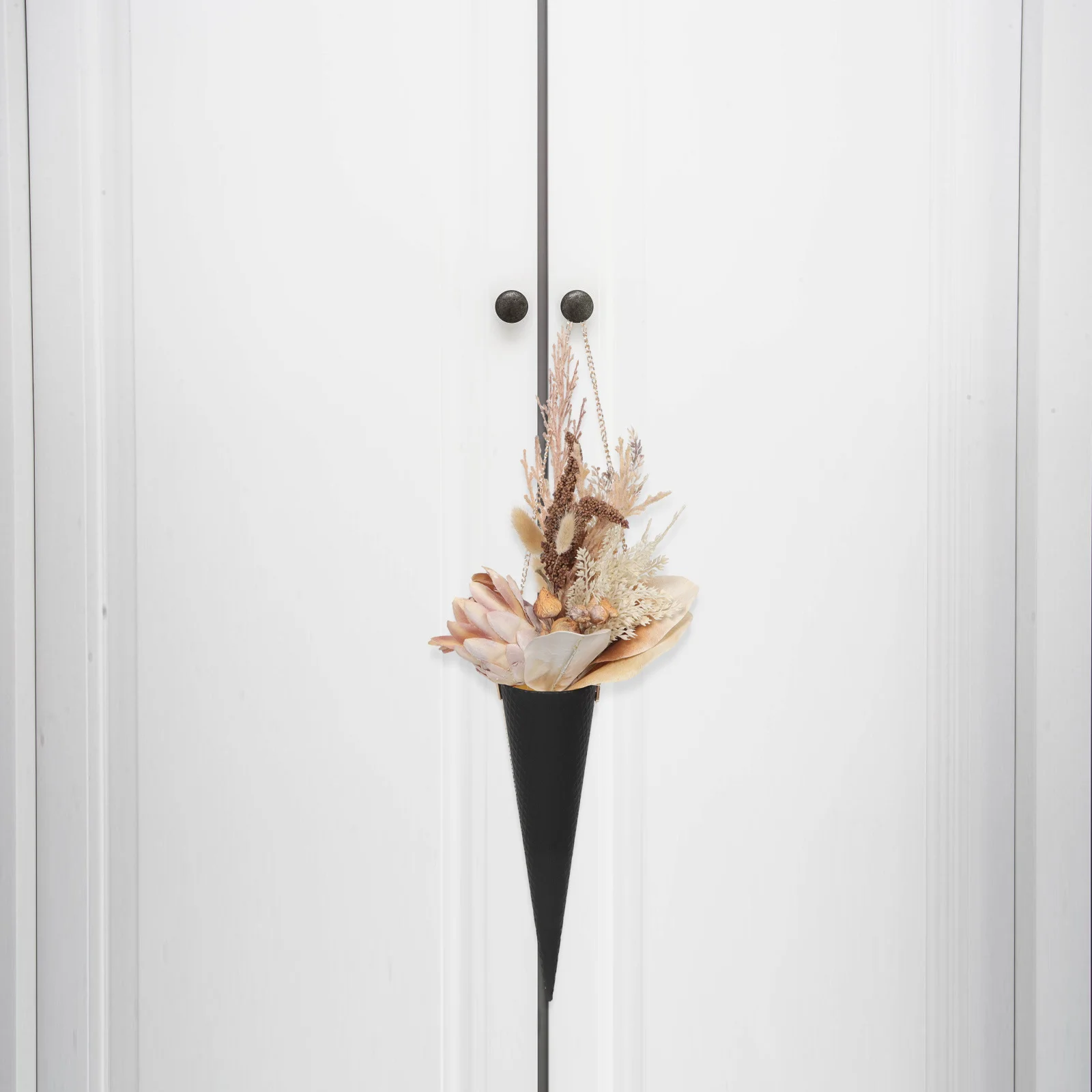 Конусообразная цветочная коробка