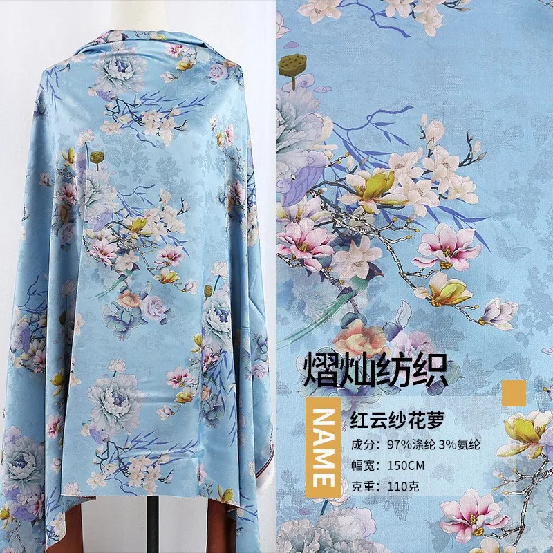 Красное марлевое платье cheongsam с цветочным принтом лилии - Фотография_3