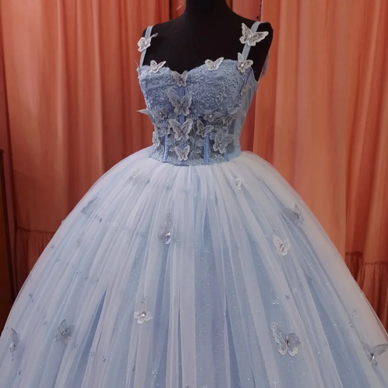 Простое голубое платье quinceanera