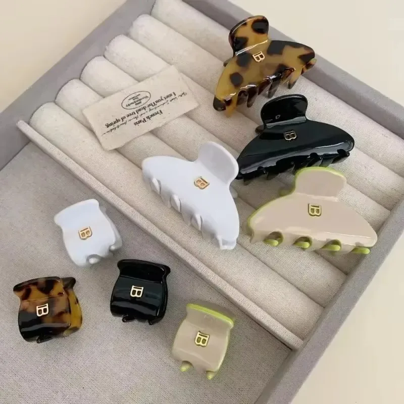 Корейская версия заколки для волос с буквой b