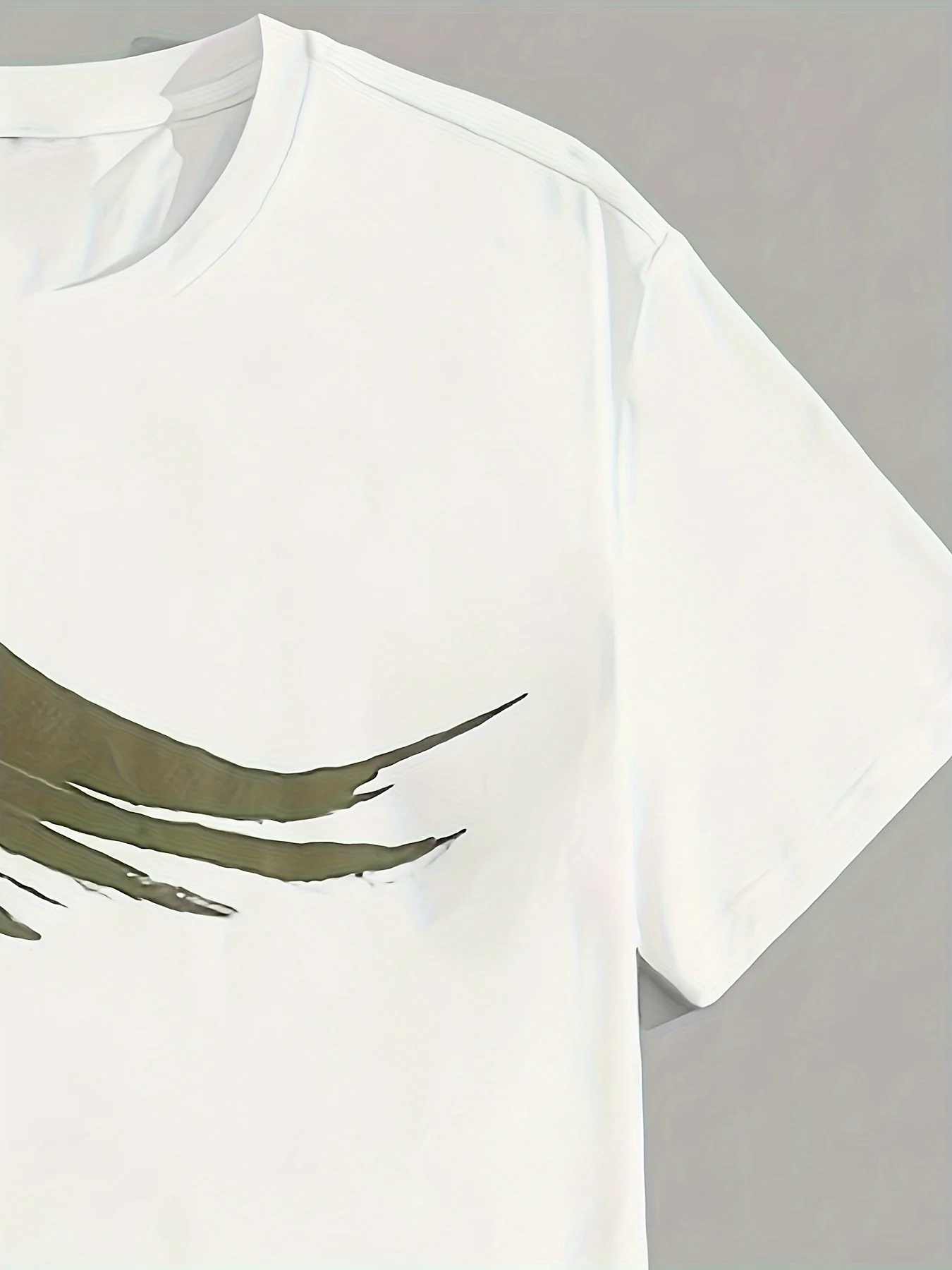 Простая повседневная мужская футболка - Фотография_3