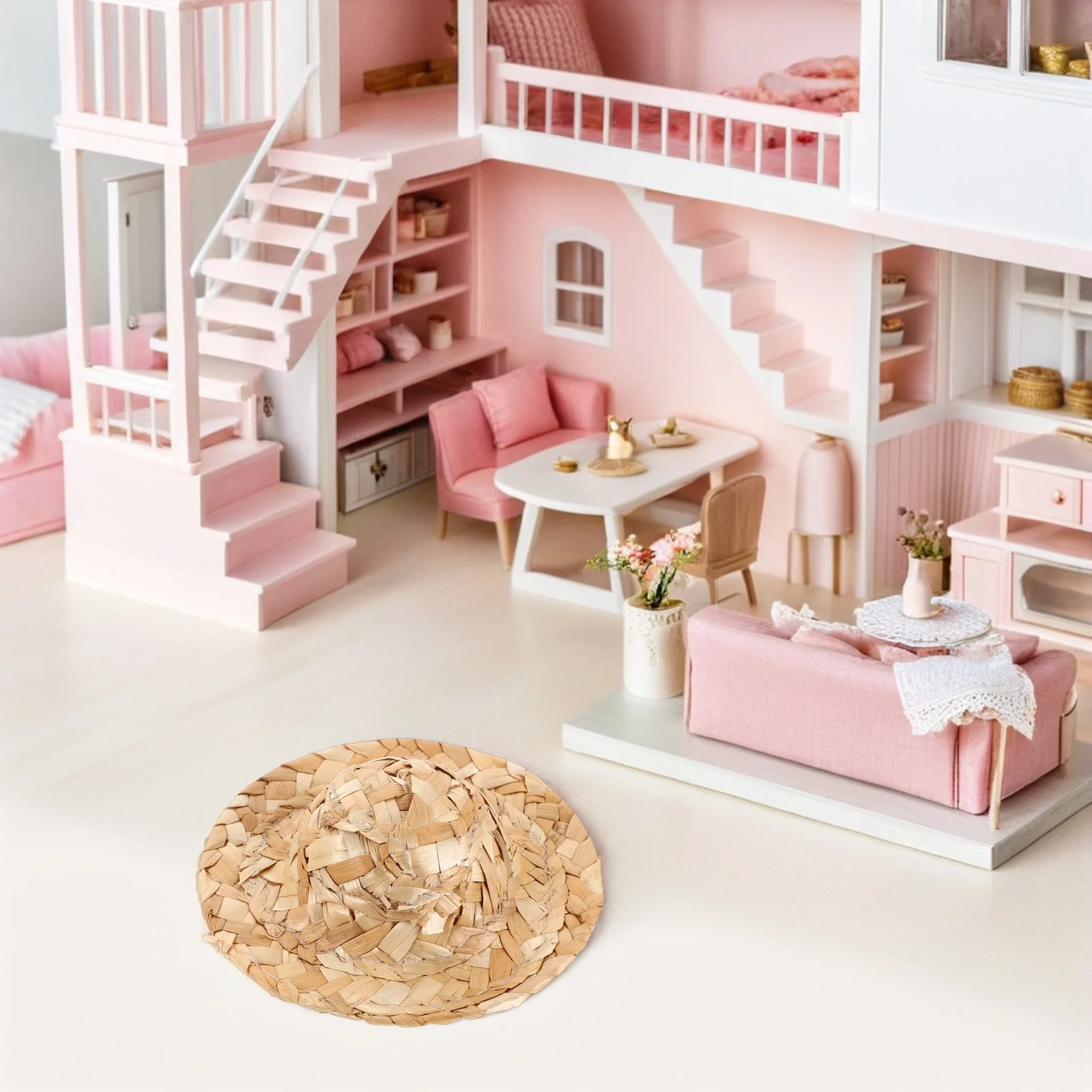 Миниатюрные соломенные шляпы для