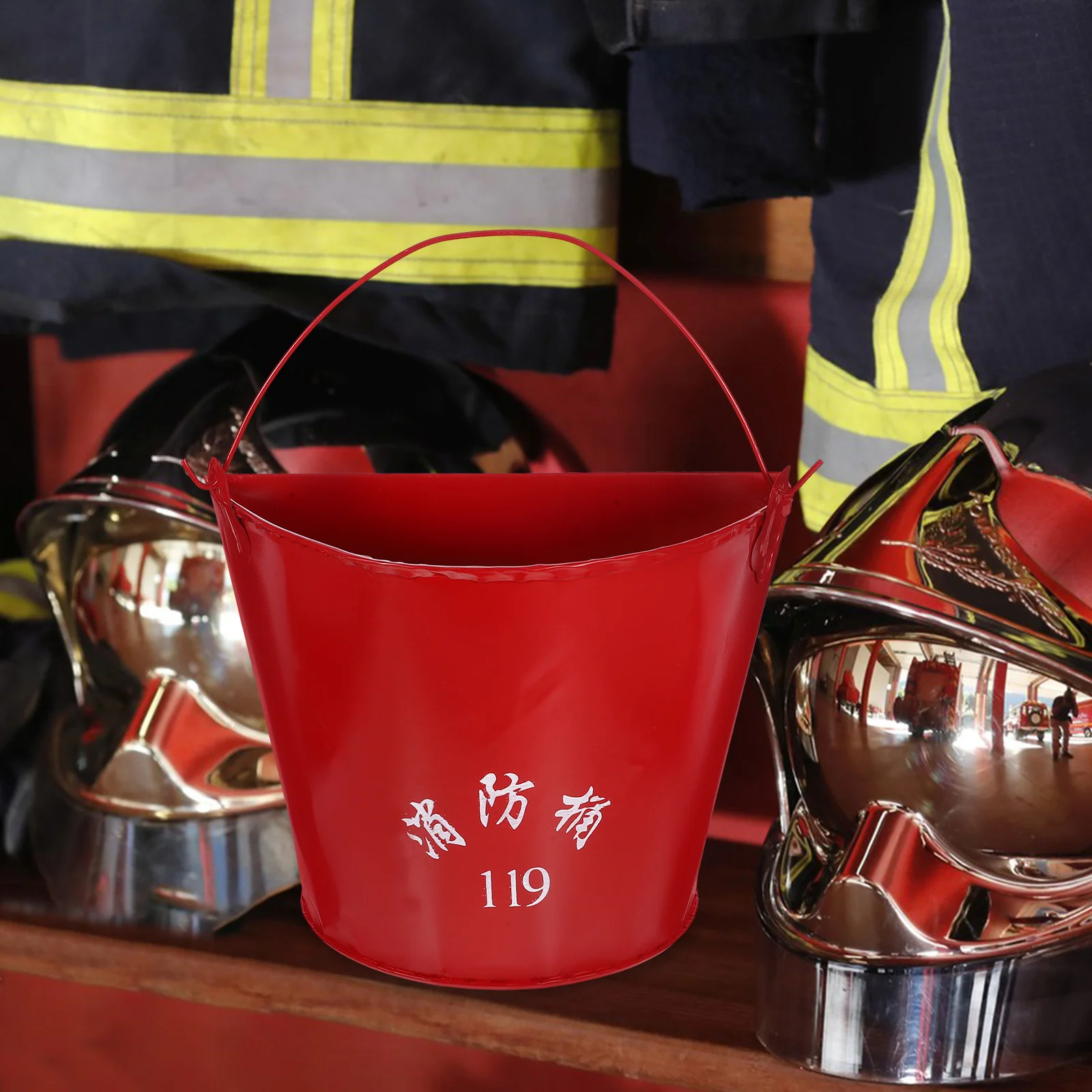 Красное пожарное аварийное ведро для песка - Фотография_5