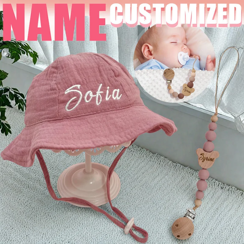 Детская кепка с индивидуальным именем и набор зажимов для соски