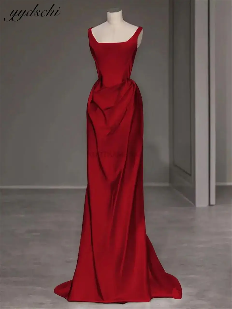 Простые атласные очаровательные