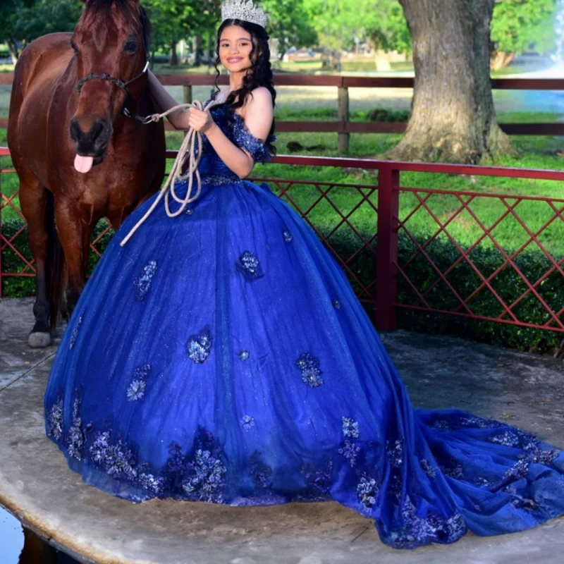 Блестящее темно-синее платье quinceanera с открытыми плечами и блестками - Фотография_5