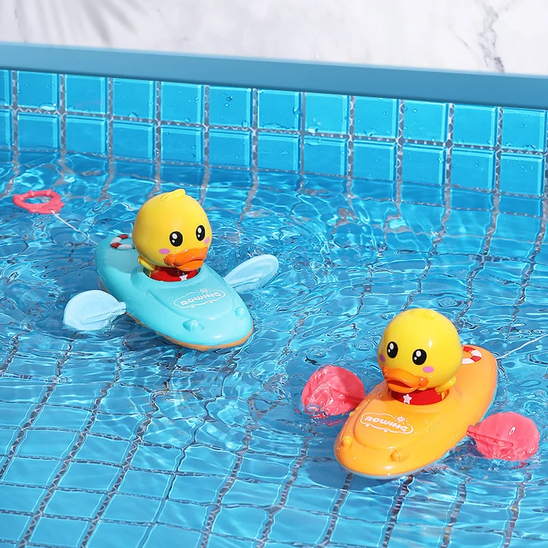 Детская игрушка для игры в воде в ванну
