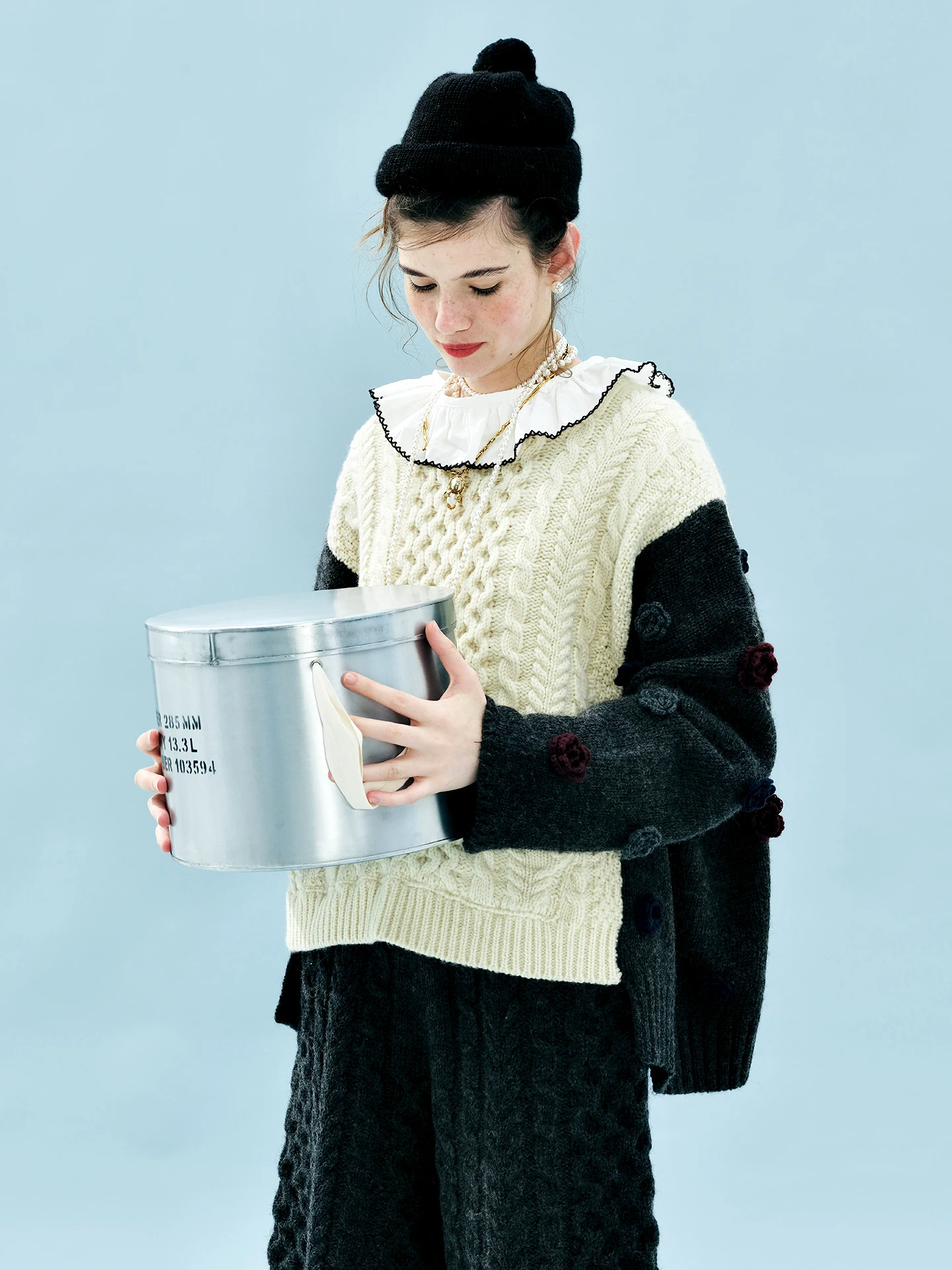 Цветной свитер с 3d цветами - Фотография_3