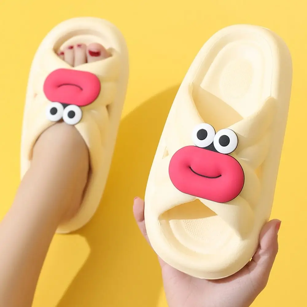 Простые тапочки на платформе с мягкой подошвой - Фотография_2