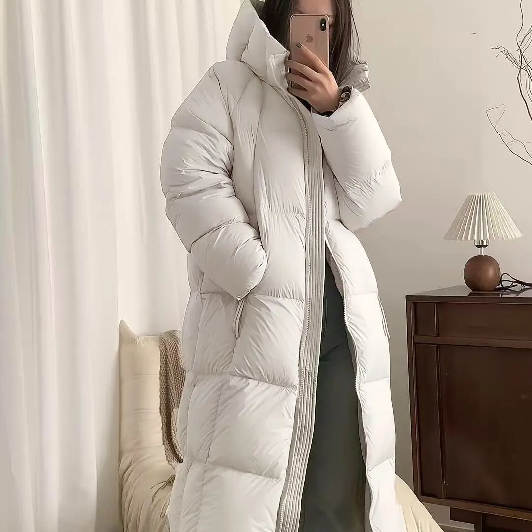 Года, длинная женская пуховая куртка