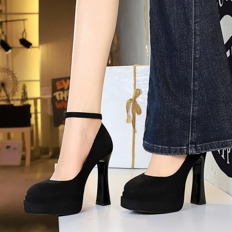 Легкие женские туфли на очень высоком каблуке с круглым носком - Фотография_3