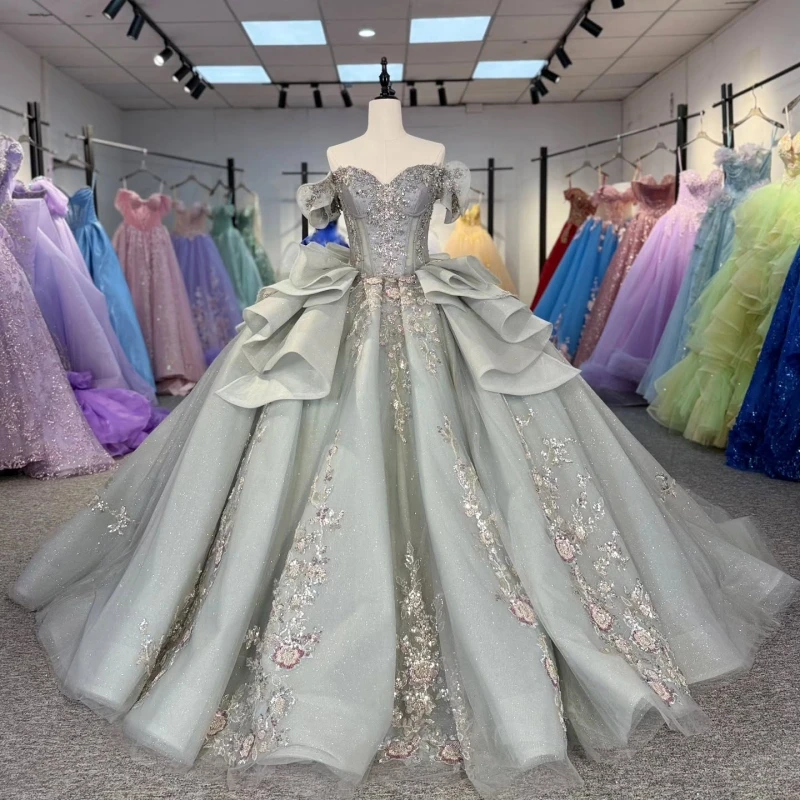 Серовато-зеленые блестящие платья