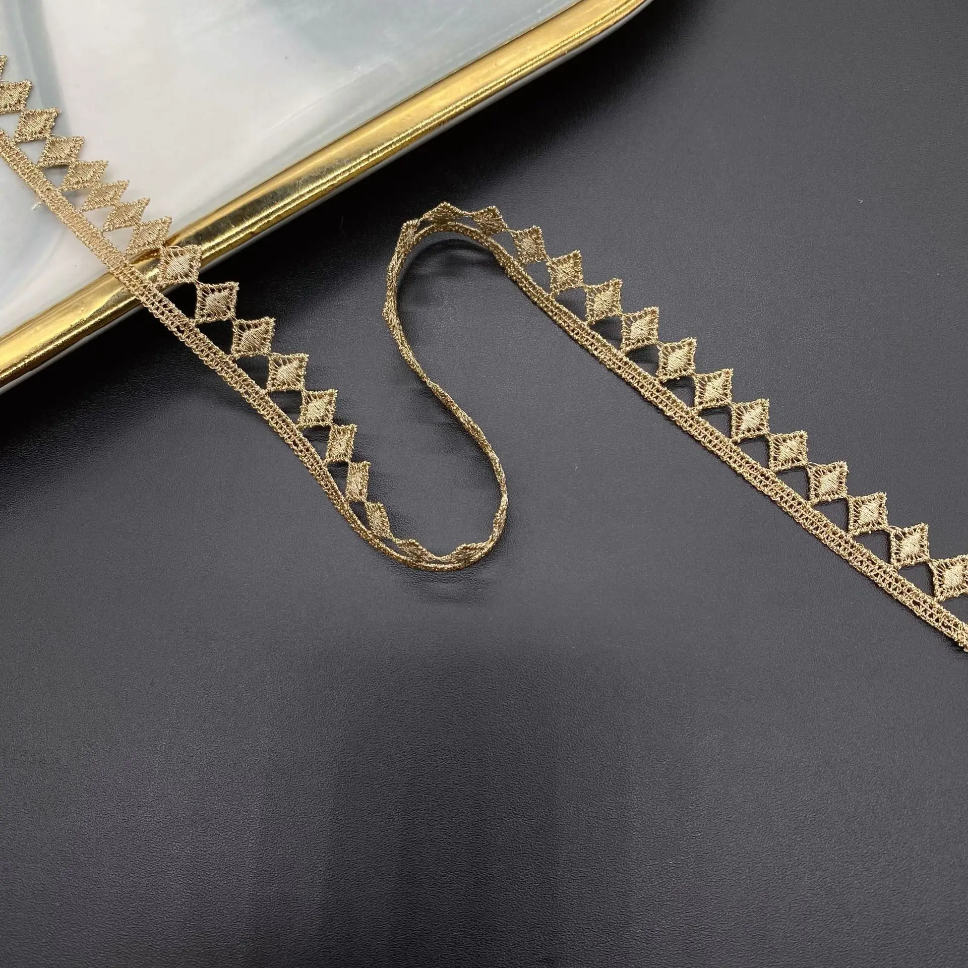 5-ярдовые золотые кружевные аксессуары своими руками для манжет платья - Фотография_4