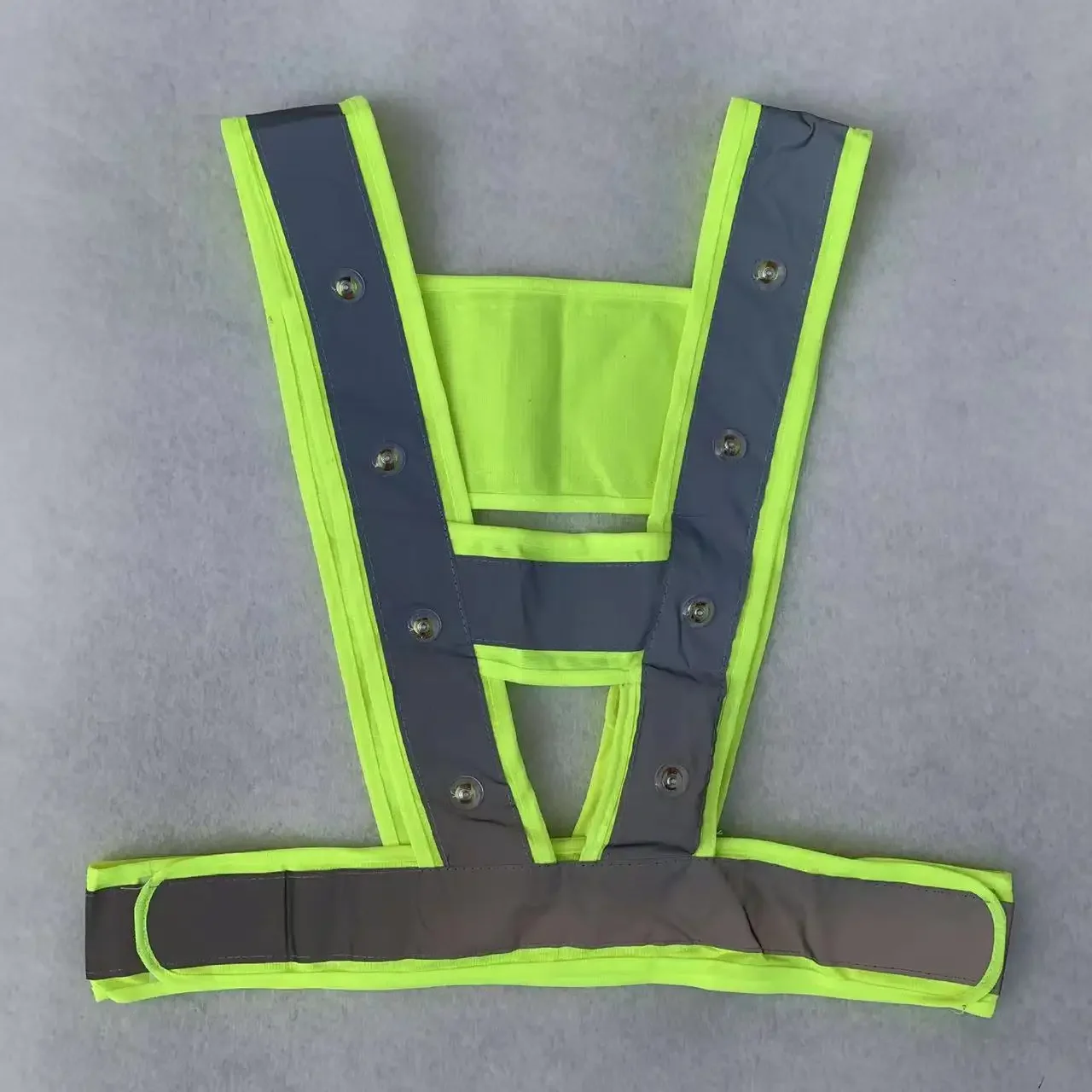 Светоотражающий жилет для вождения - Фотография_3