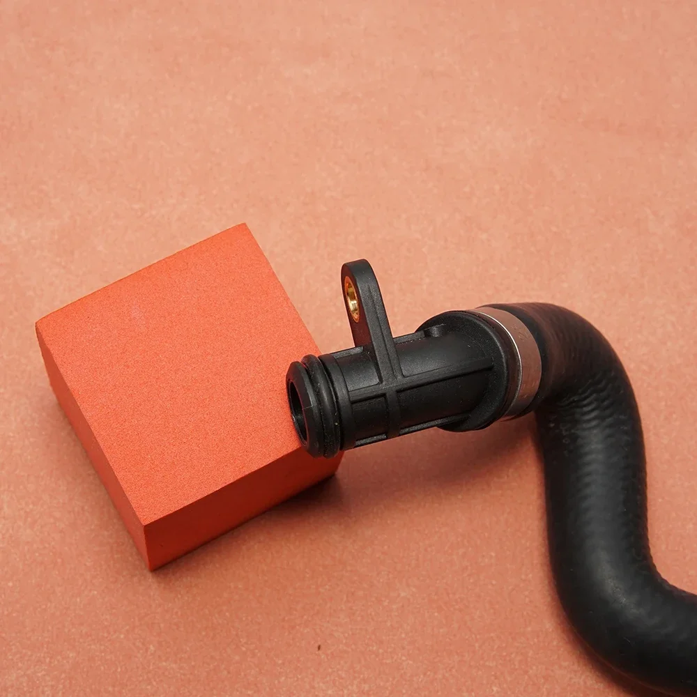 30713530 lr001442 верхний шланг - Фотография_5