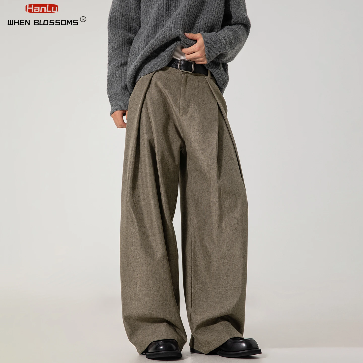 Мужские плиссированные брюки с перекрестной драпировкой - Фотография_3