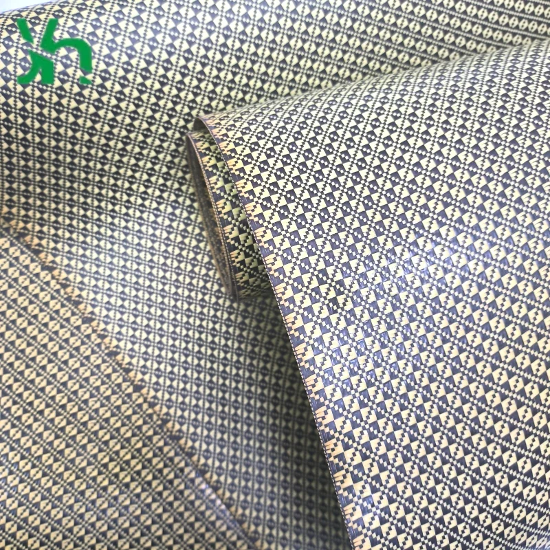 Желтая, черная шахматная доска из углеродного волокна