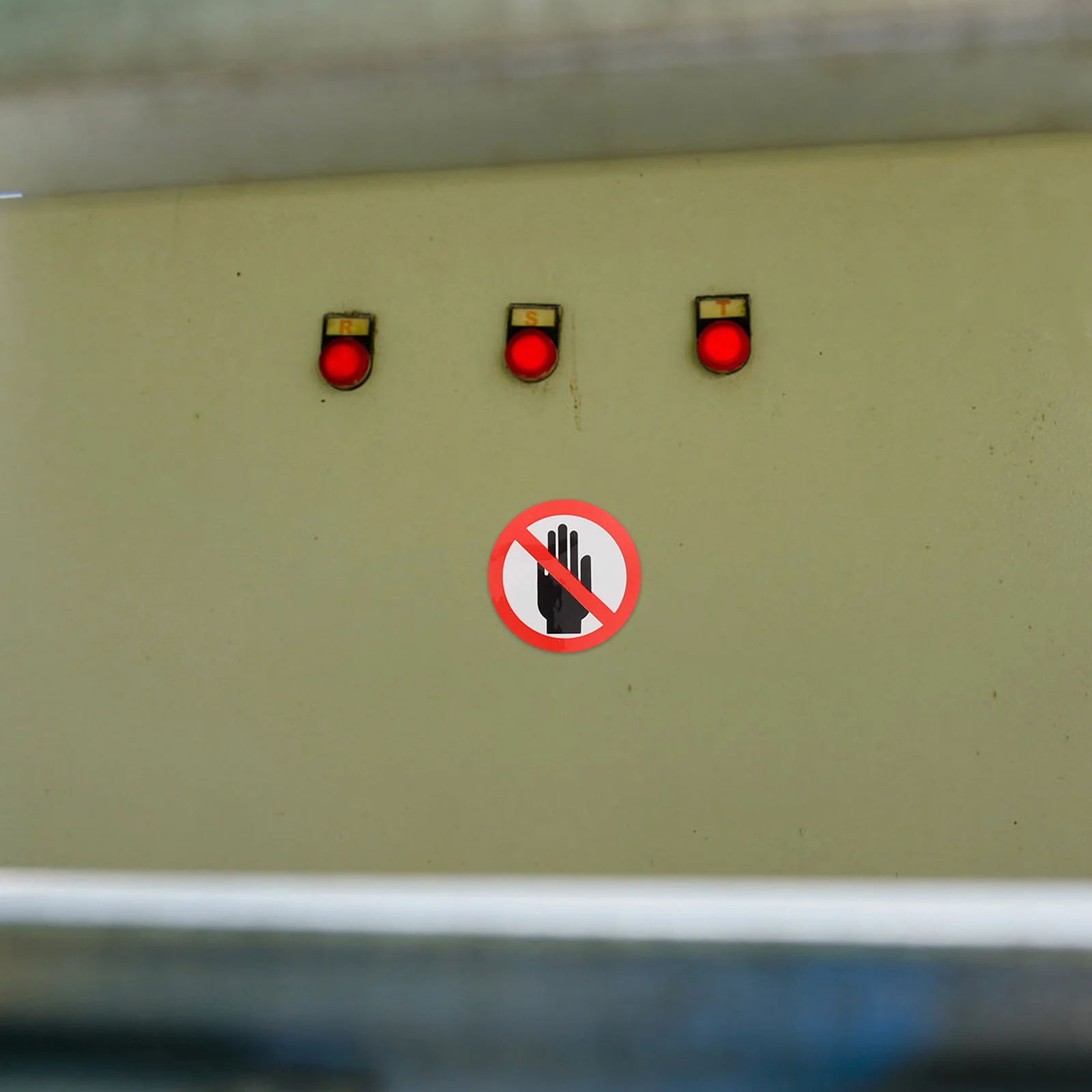 Предупреждающая наклейка безопасности