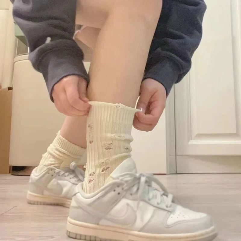 Носки с рваными отверстиями - Фотография_6