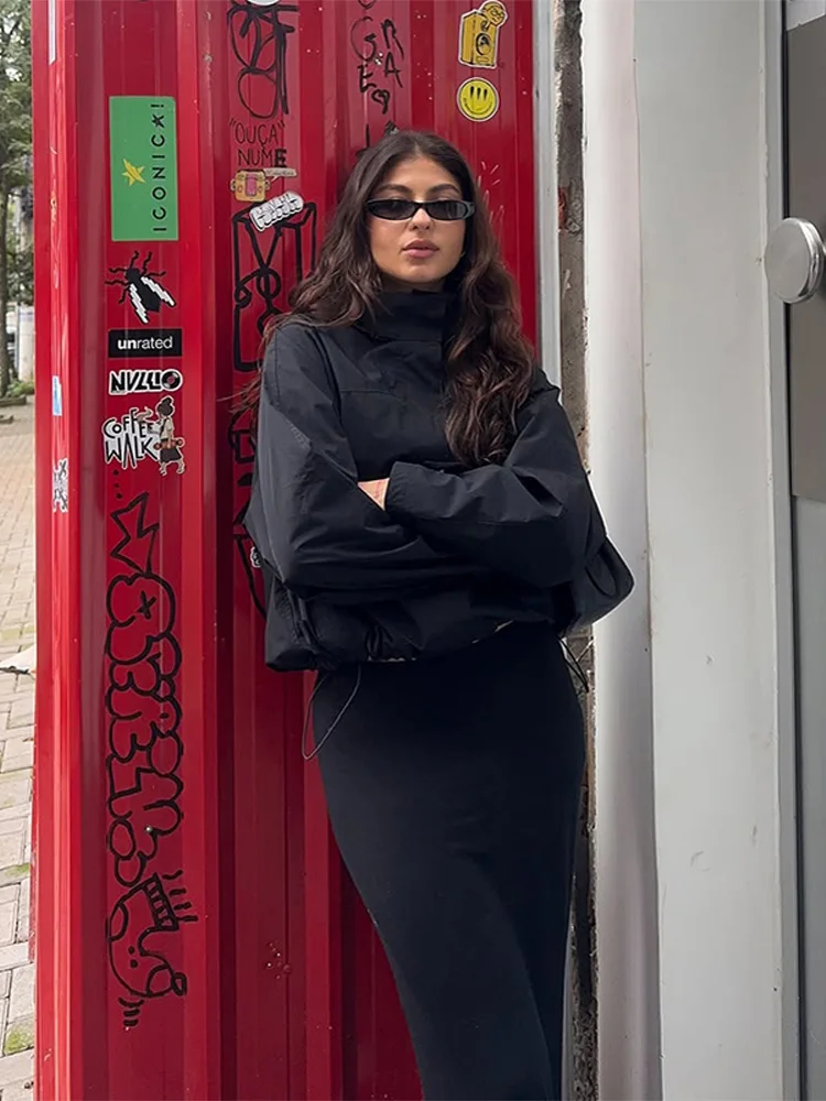 Повседневная закрытая однотонная куртка с завязками на талии - Фотография_5