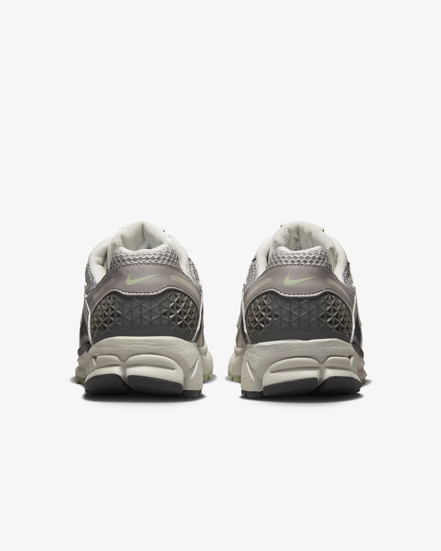Кроссовки nike zoom vomero 5 r - Фотография_5