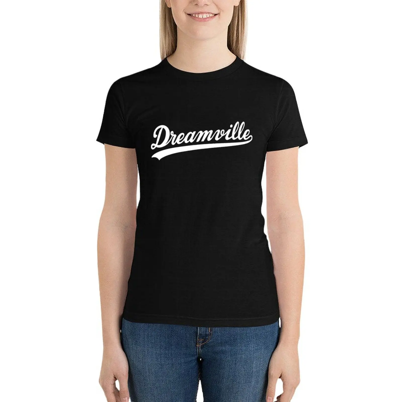 Женская футболка с логотипом dreamville