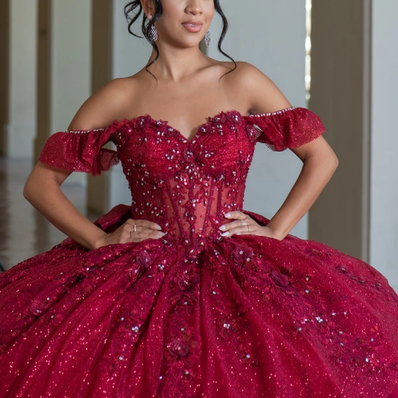 Красные блестящие платья quinceanera с открытыми плечами