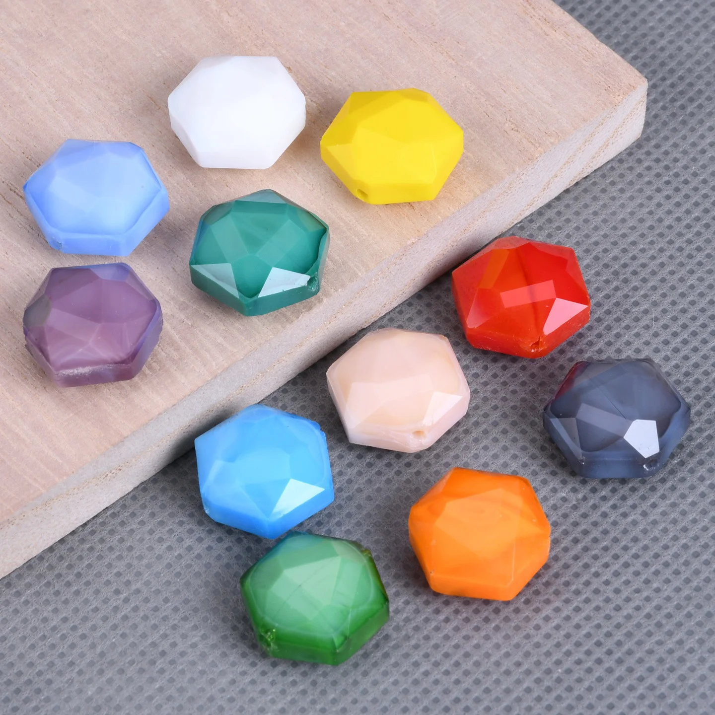 Шестигранные 16 мм непрозрачные