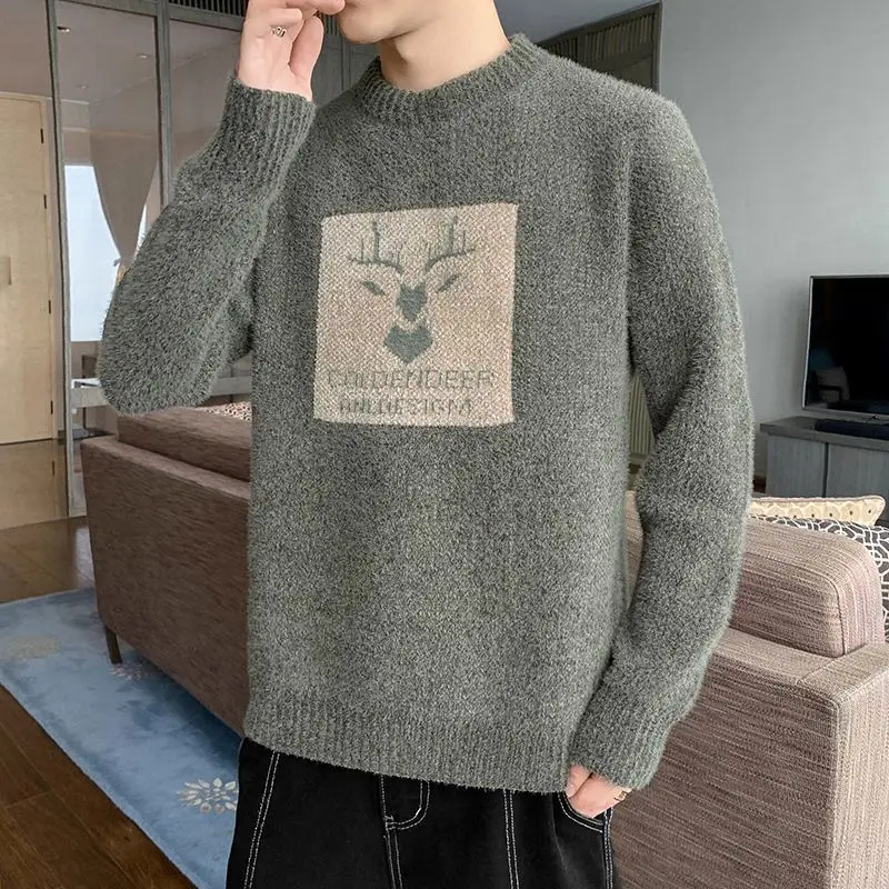 Мужской однотонный пуловер с вырезом - Фотография_5