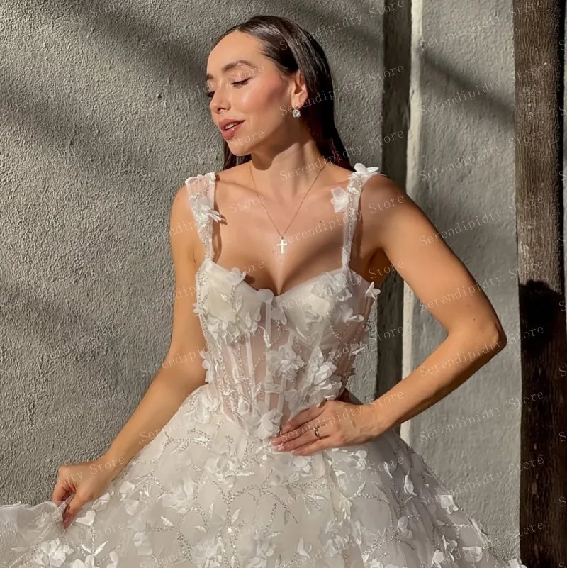 Изысканное белое платье с цветочной - Фотография_2