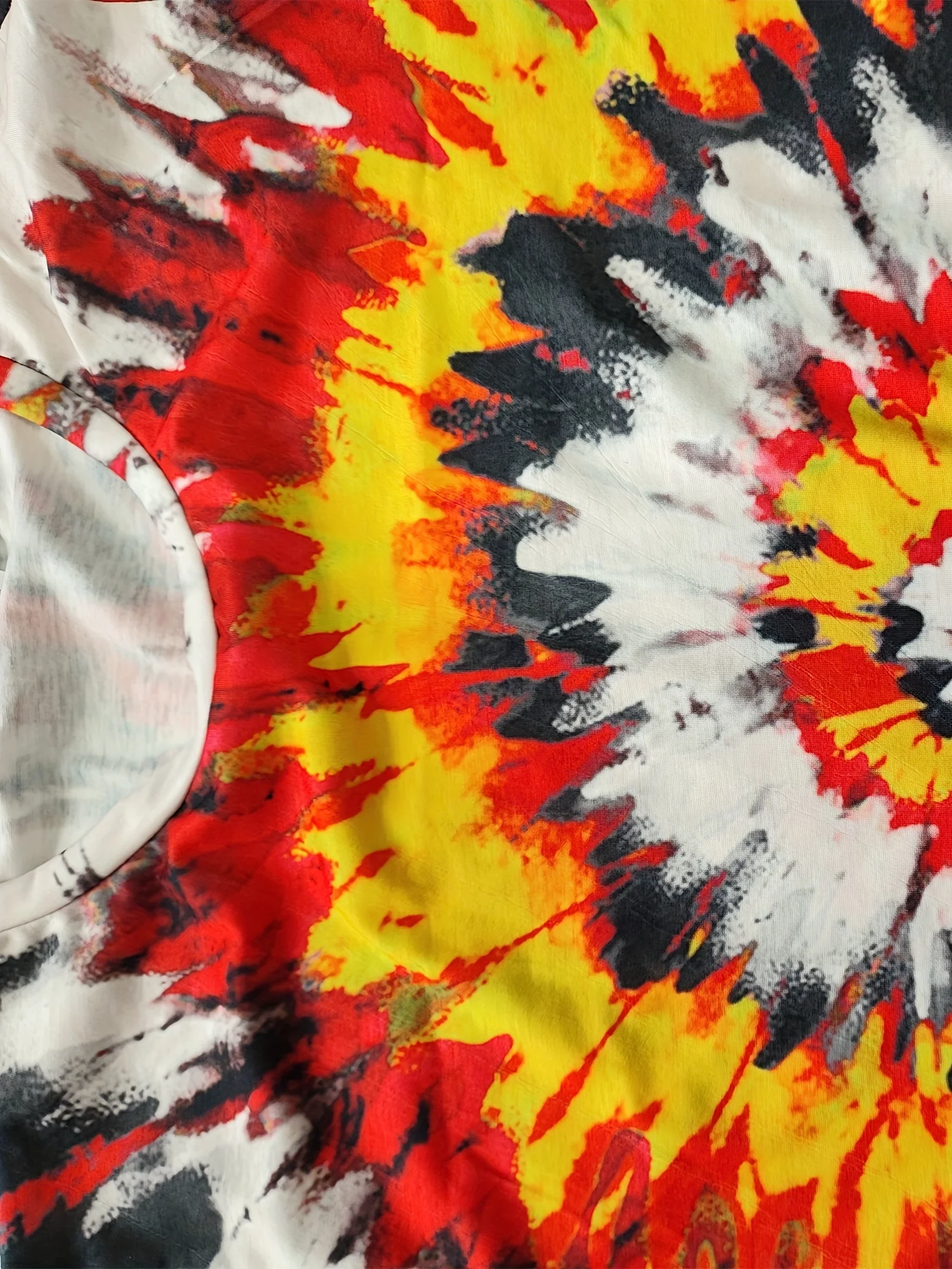 Мужская футболка с 3d-принтом vibrant tie-dye — красный - Фотография_3