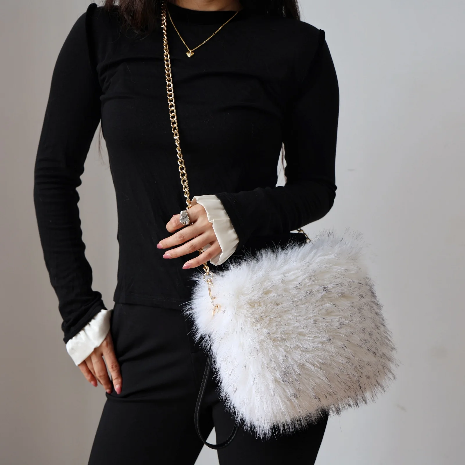 Осенне-зимние сумки из искусственного меха енота для женщин - Фотография_5