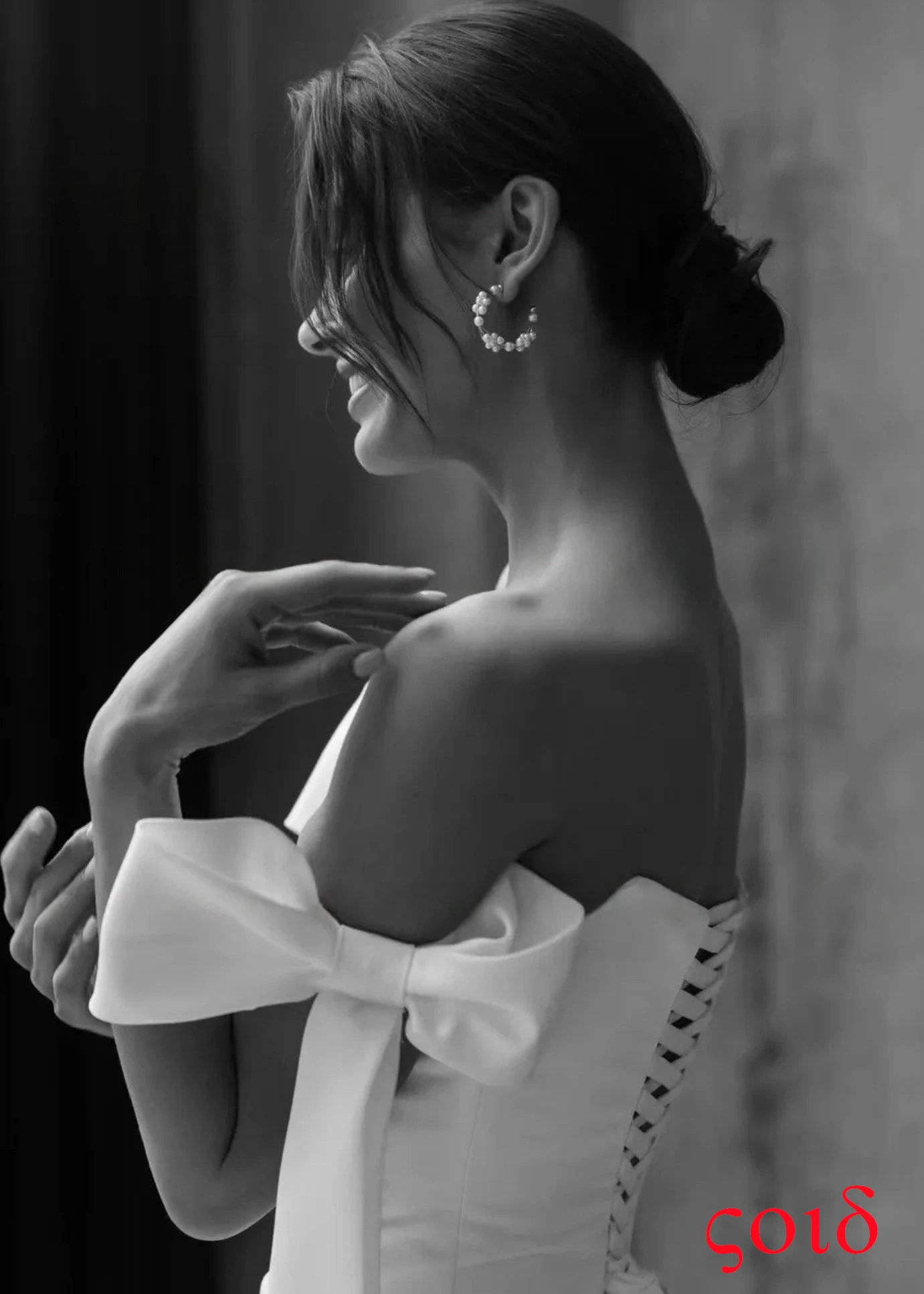 Белое атласное современное свадебное - Фотография_4