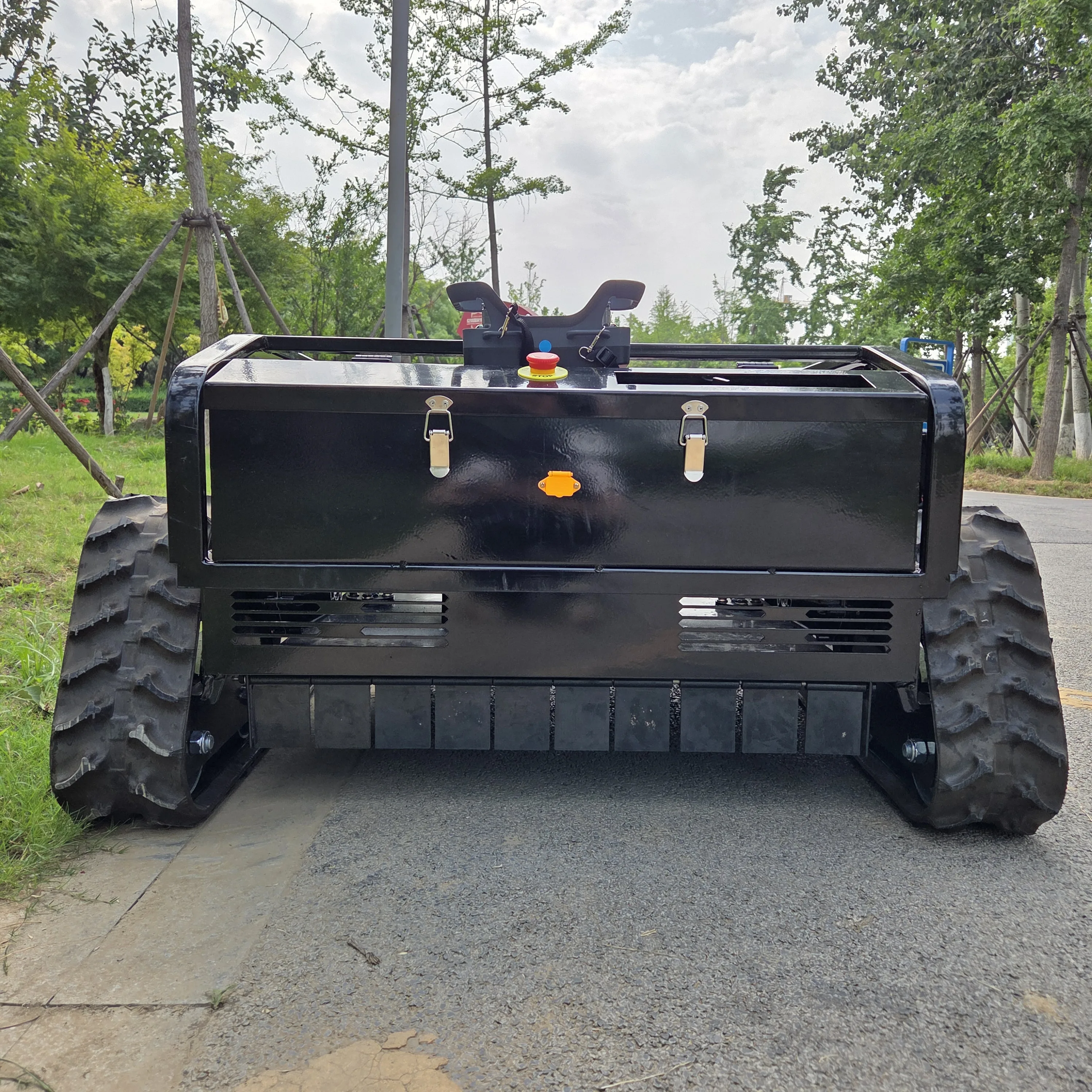 Полностью автоматическая газонокосилка - Фотография_4