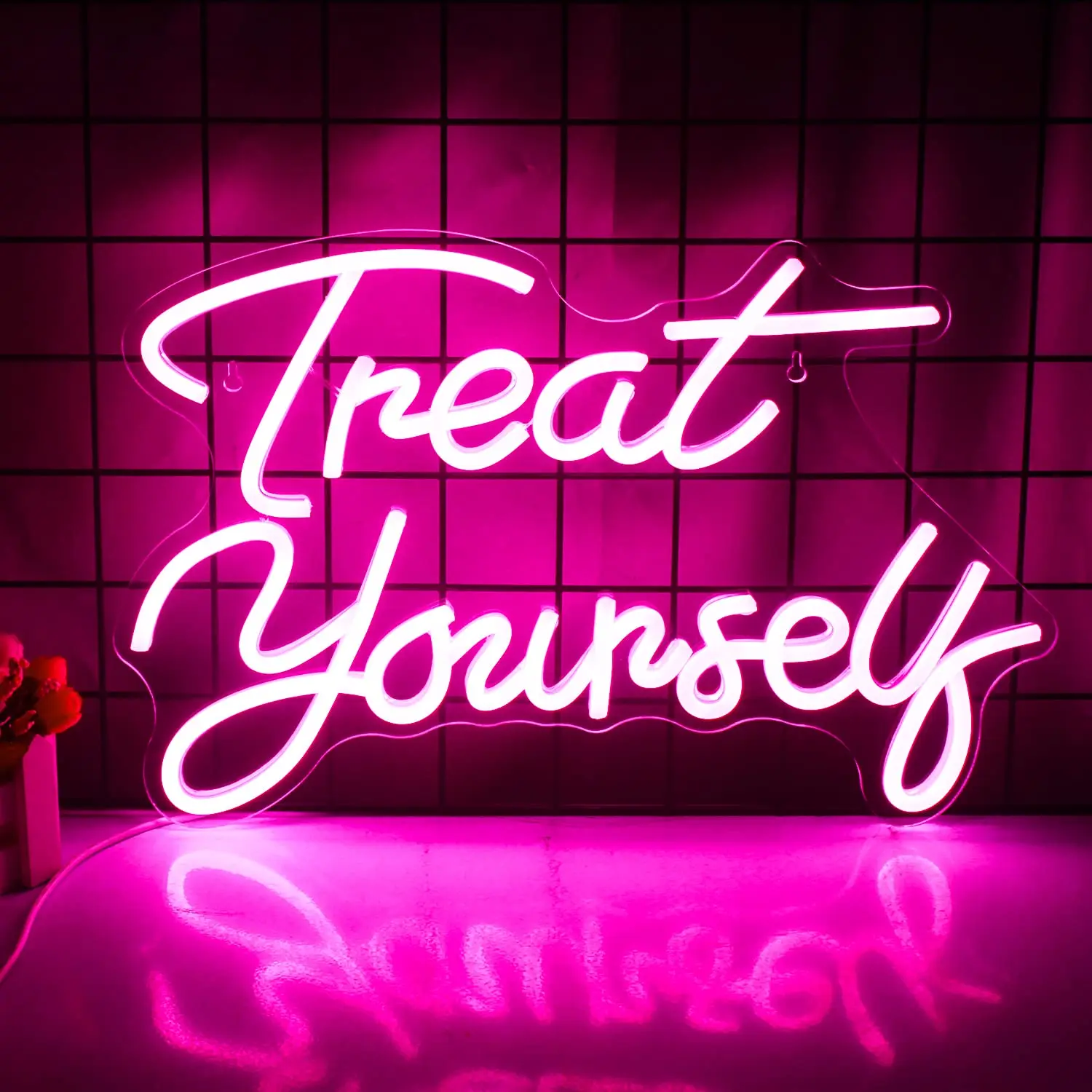 Treat yourself неоновые вывески
