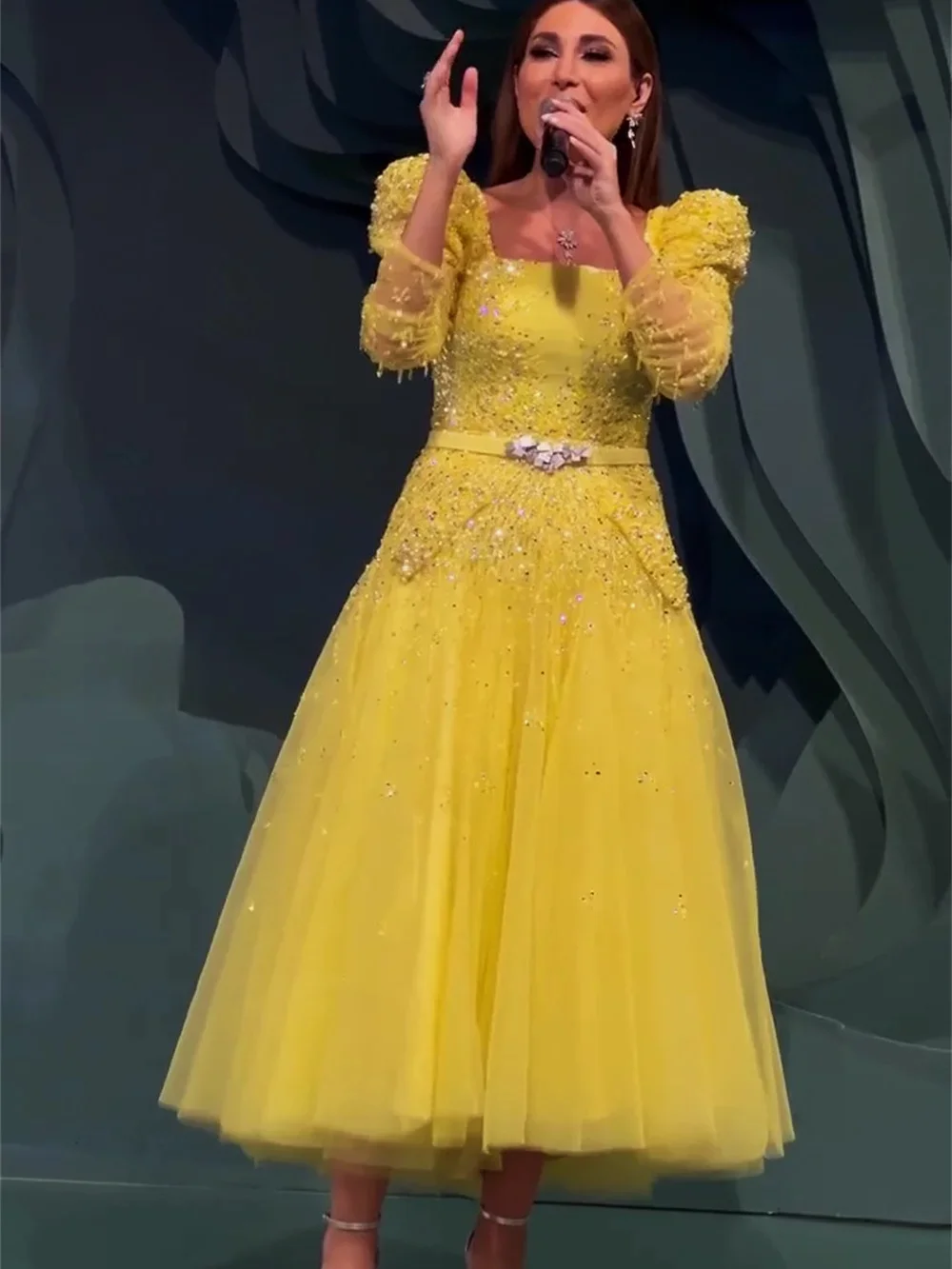 Элегантные квадратные вечерние платья а-силуэта длиной до колен