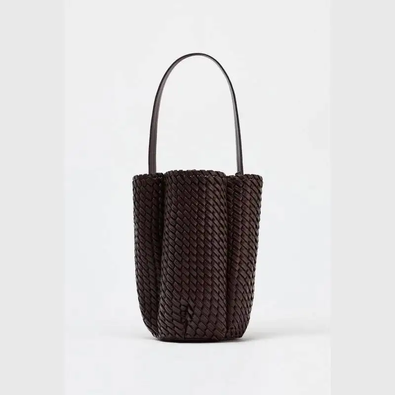 Сумка woven effect bucket