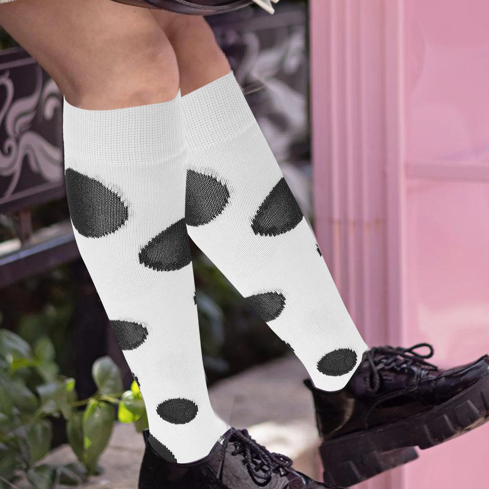 Детские носки с принтом коровы и животным узором - Фотография_3