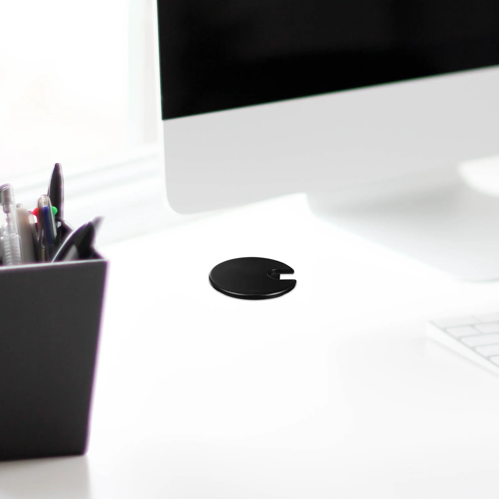 Крышка отверстия для настольного кабеля