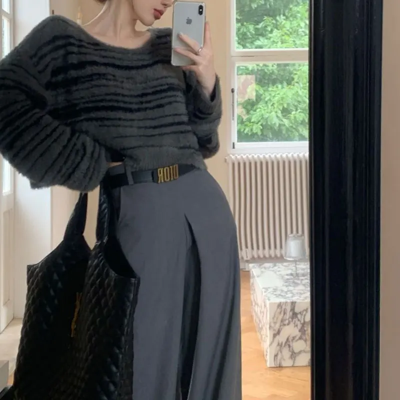 Короткий свитер в полоску с имитацией меха норки - Фотография_2