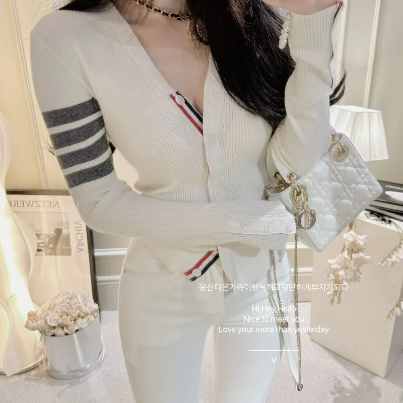 Новый облегающий вязаный кардиган в полоску в консервативном стиле - Фотография_6