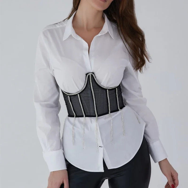 Женский корсет под грудью