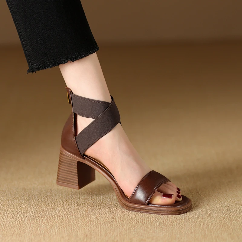 Минималистичные эластичные сандалии