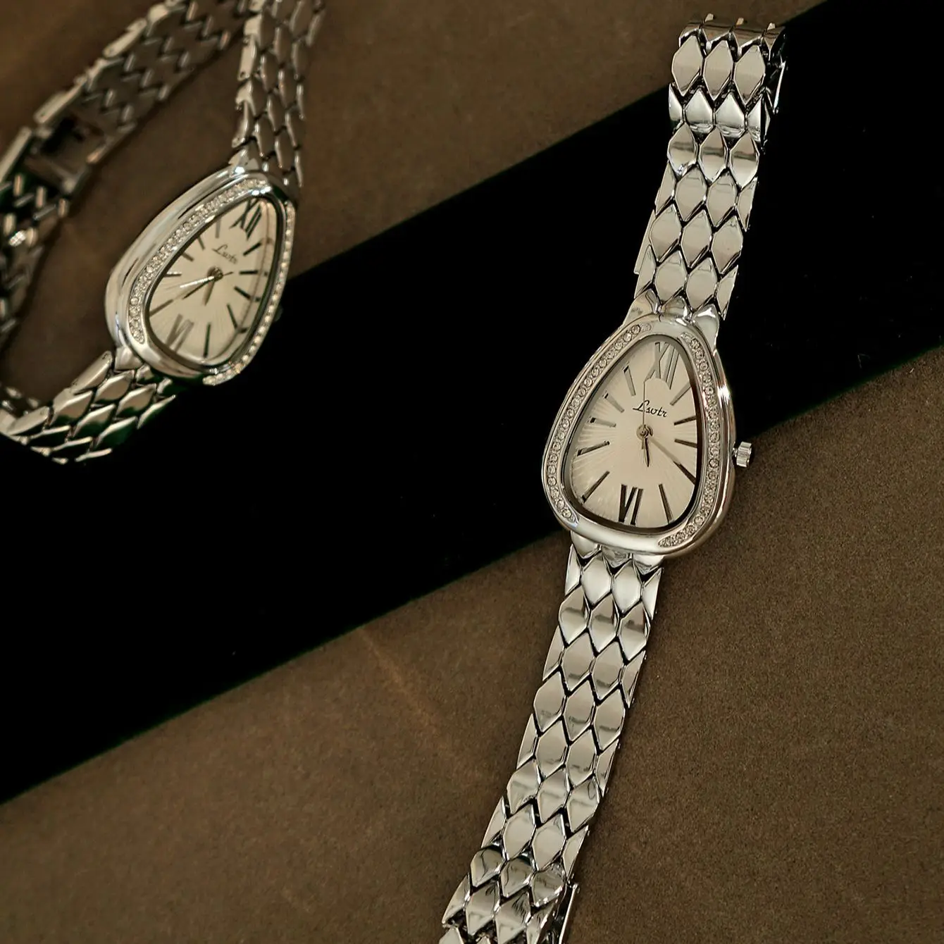 Легкие роскошные нишевые змеиные капли воды - Фотография_5