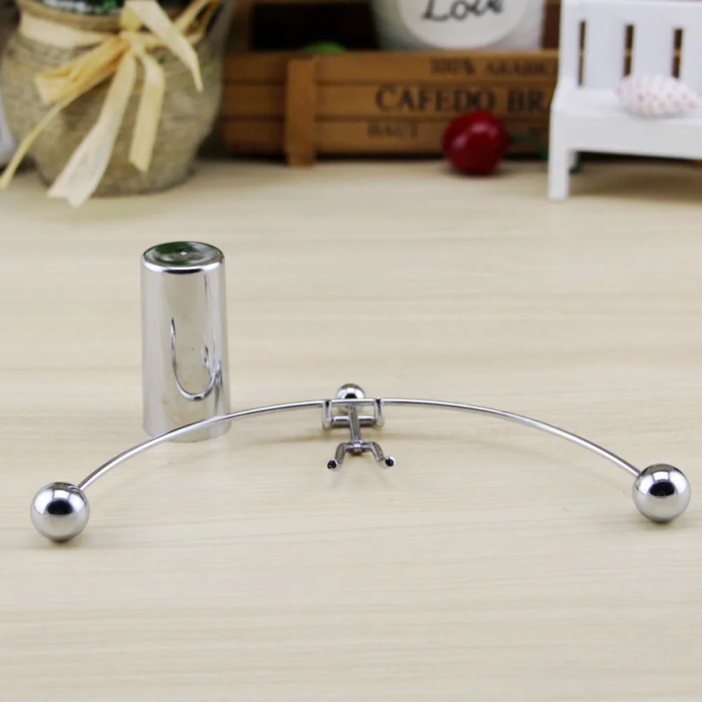 Баланс, маленький железный человек