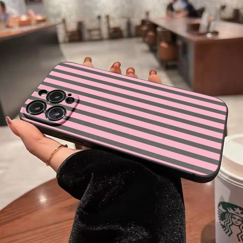 Minimalist pink stripe pattern - Фотография_5
