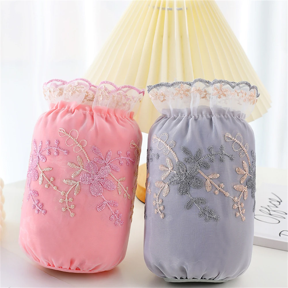 Женский пуховик с коротким рукавом - Фотография_2