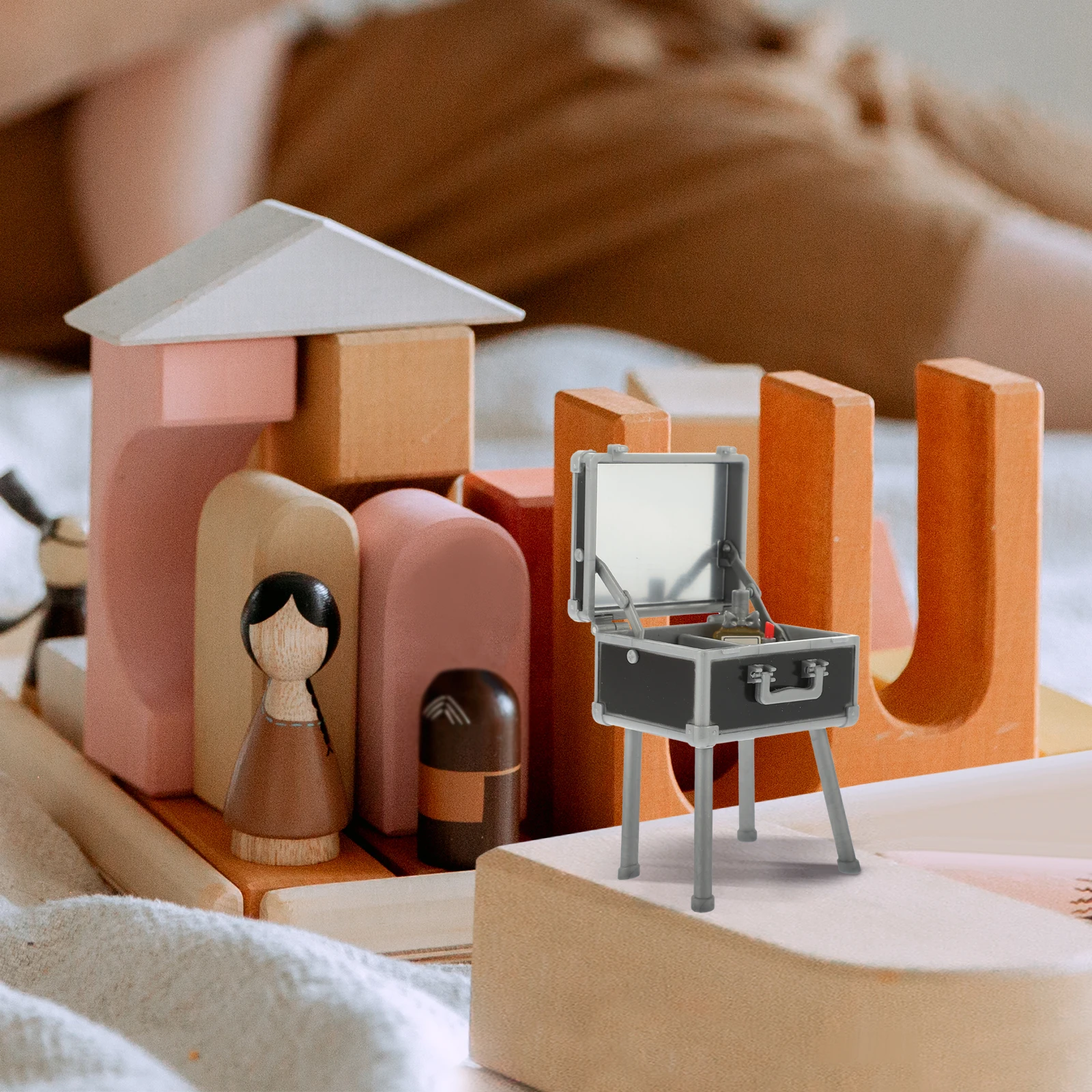 Имитация мини-коробки для макияжа - Фотография_3