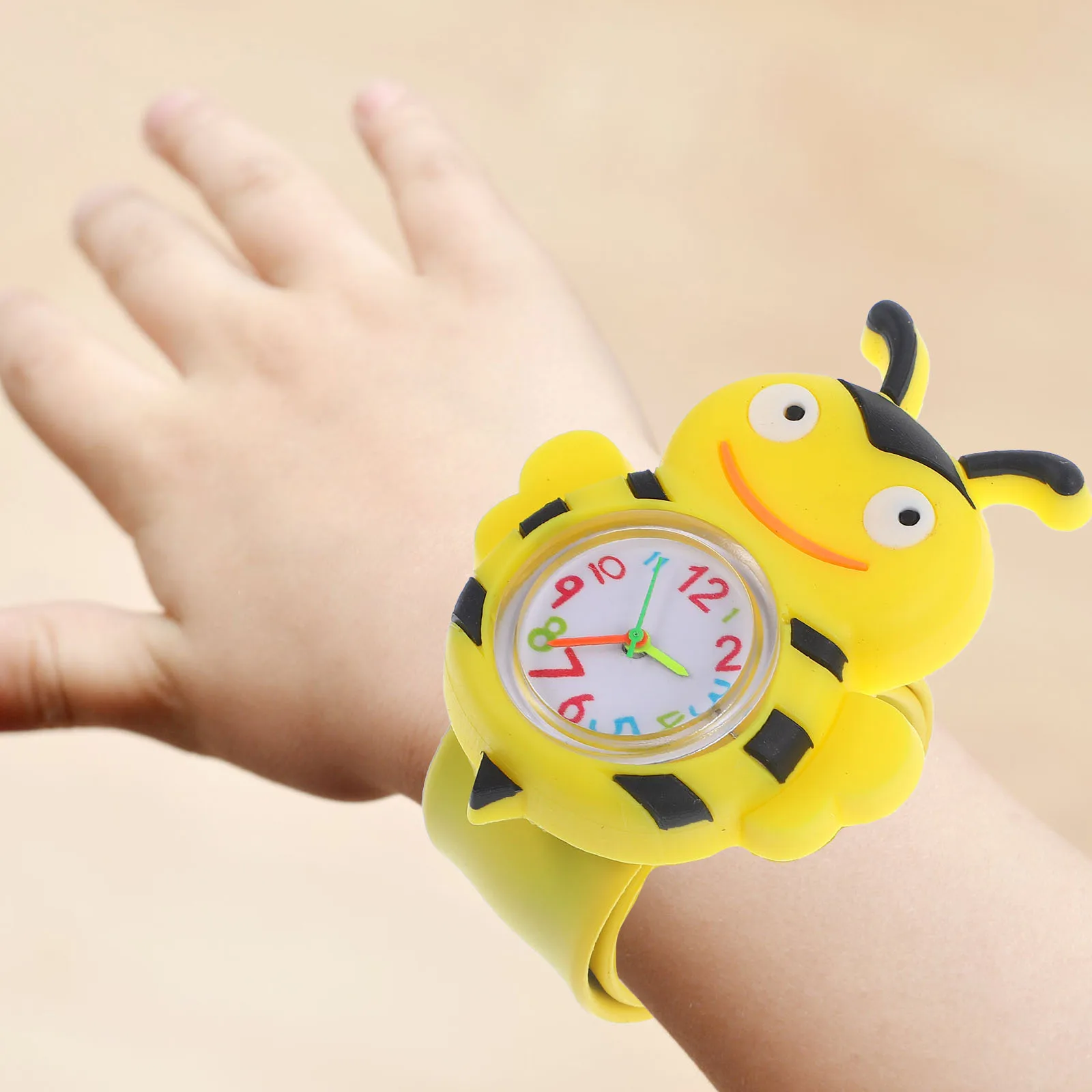 Пластиковые настенные детские часы - Фотография_6